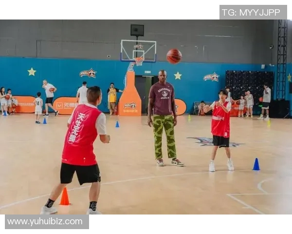 当篮球巨星携手足球明星展开跨界友谊交流引发热烈关注 当篮球巨星携手足球明星展开跨界友谊交流引发热烈关注