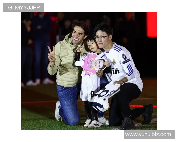 退役球星重返绿茵场为慈善出力 足球慈善赛聚焦明星球员公益行动